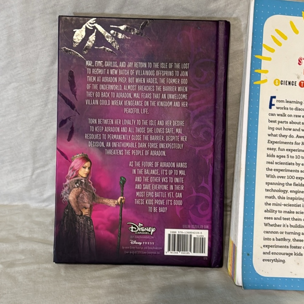 kids children’s book set descendants 3 hardcover book and experiment book - Picture 4 of 7